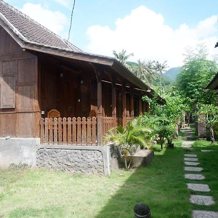 Satria House Amed Hotel Kültér fotó